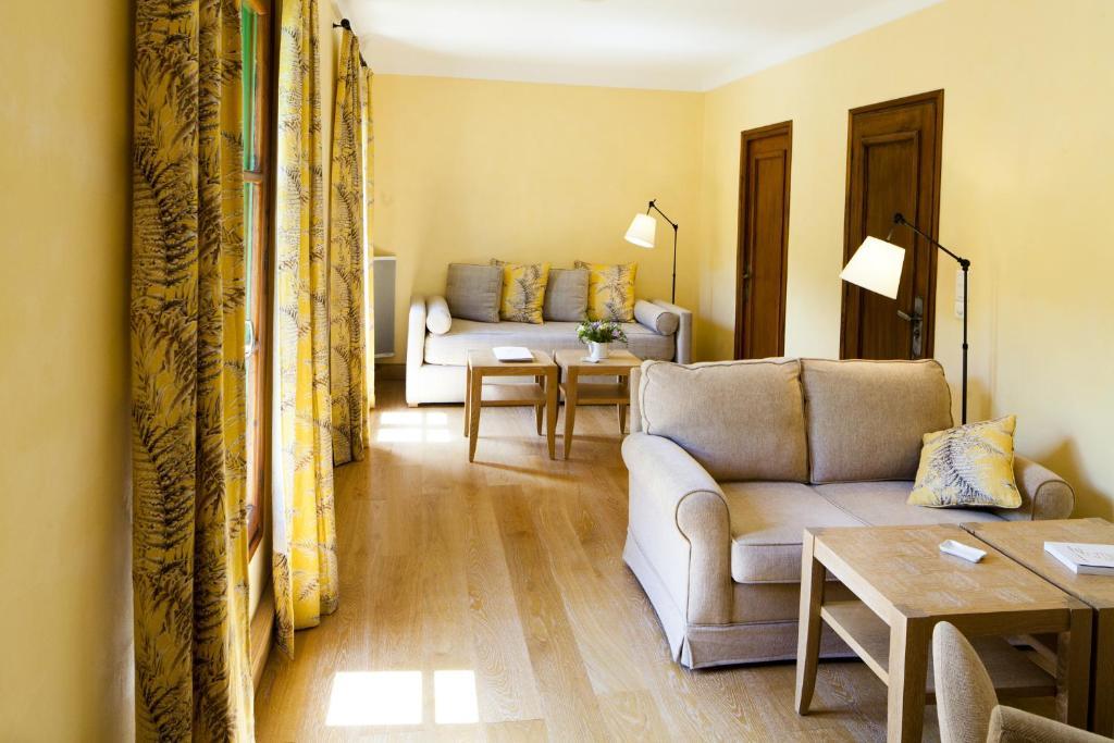Le Grand Hotel Moltig les Bains Habitación foto