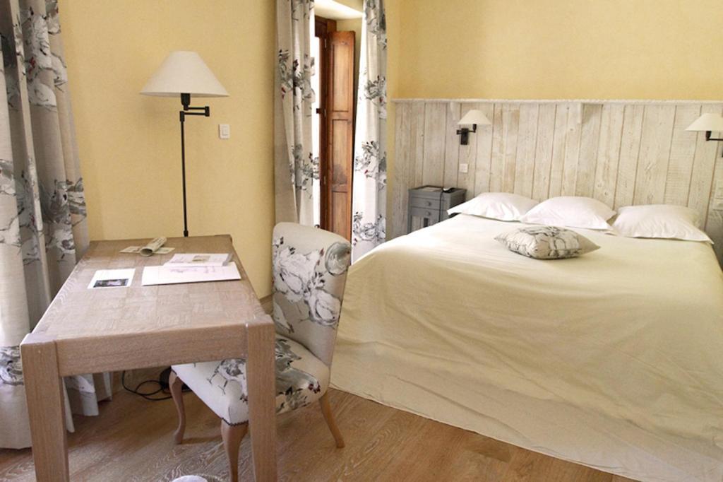 Le Grand Hotel Moltig les Bains Habitación foto